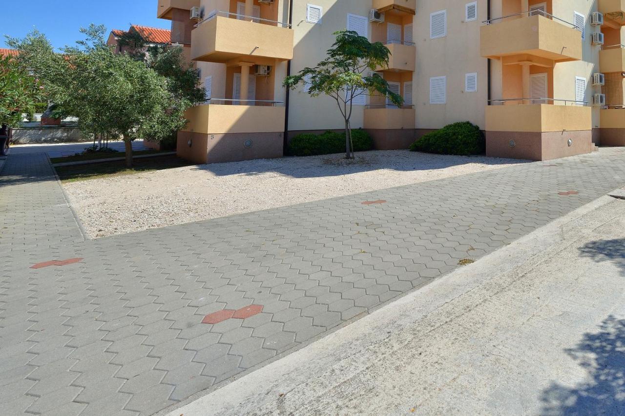 Apartments By The Sea Privlaka, Zadar - 14816 ภายนอก รูปภาพ