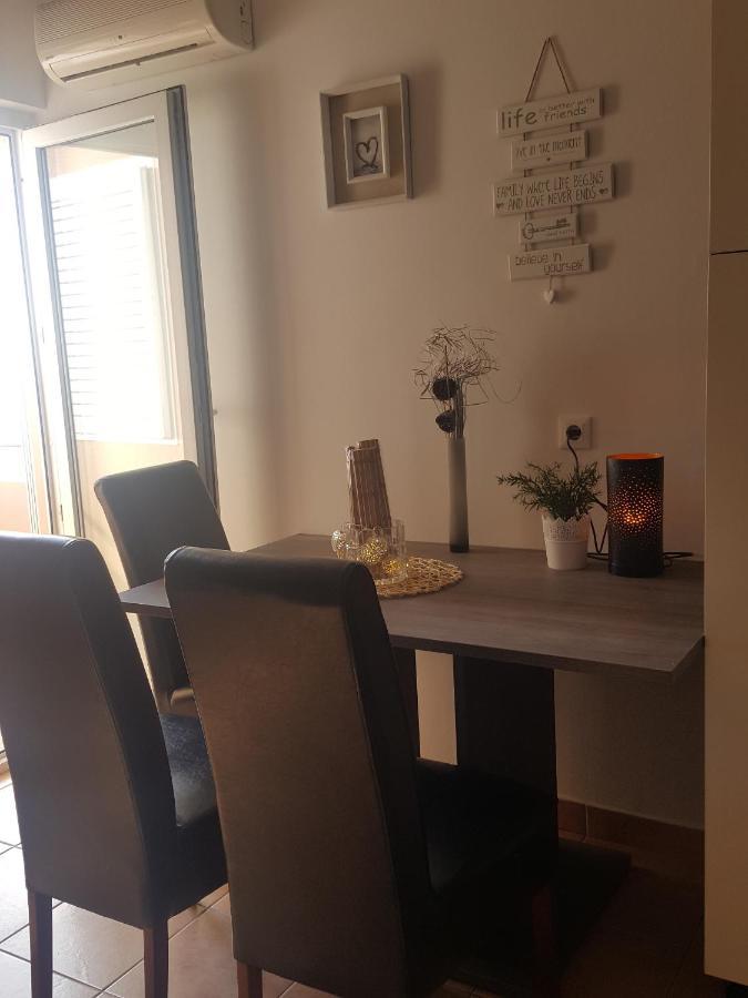 Apartments By The Sea Privlaka, Zadar - 14816 ภายนอก รูปภาพ